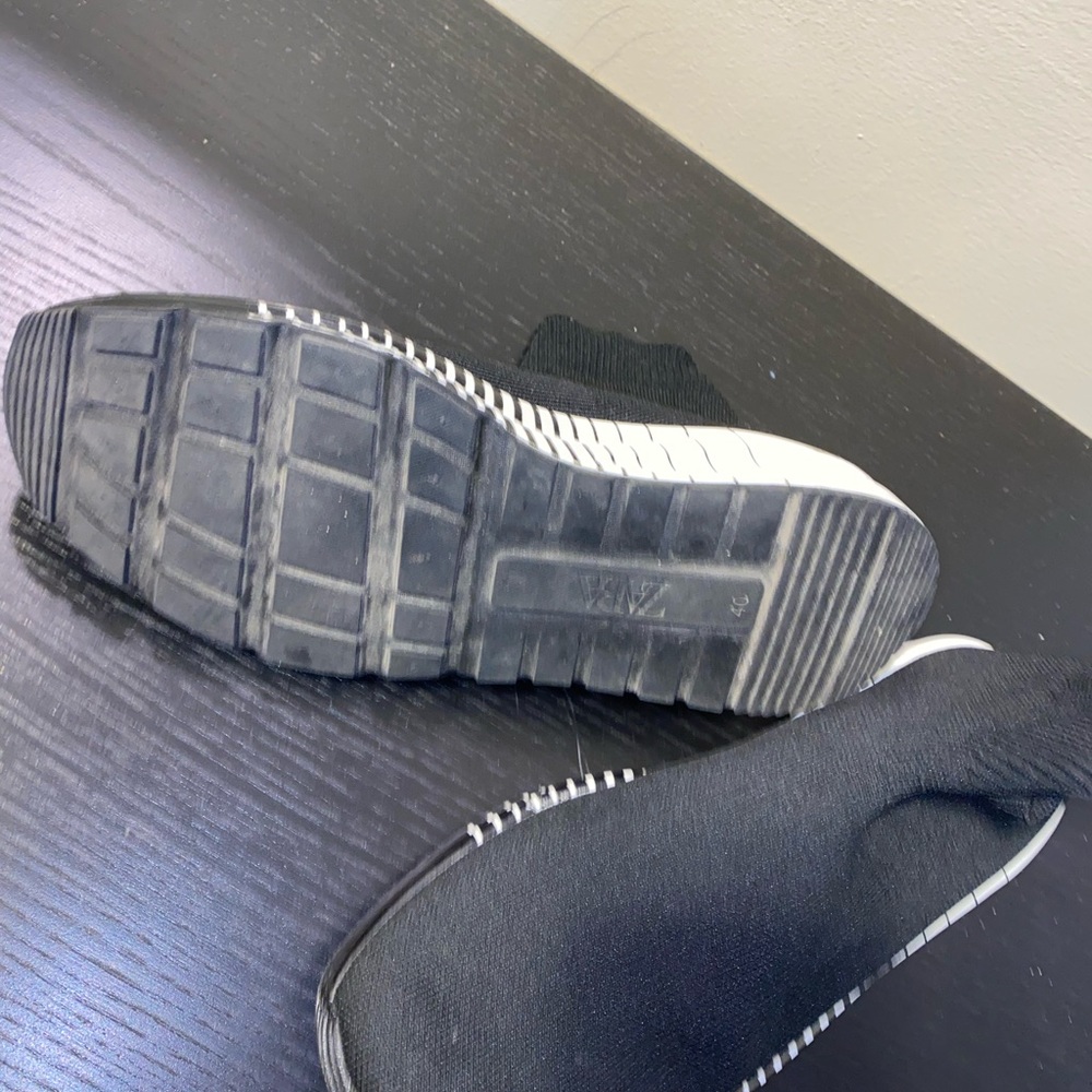 Sneakers - Picture 2 of 2